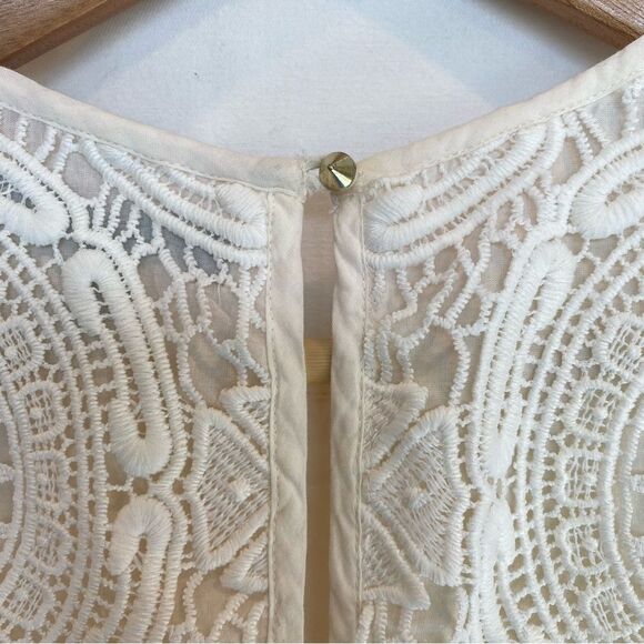 Banana Republic Lace Appliqué Crochet Sleeveless Top - Women's XS - Picture 3 of 8